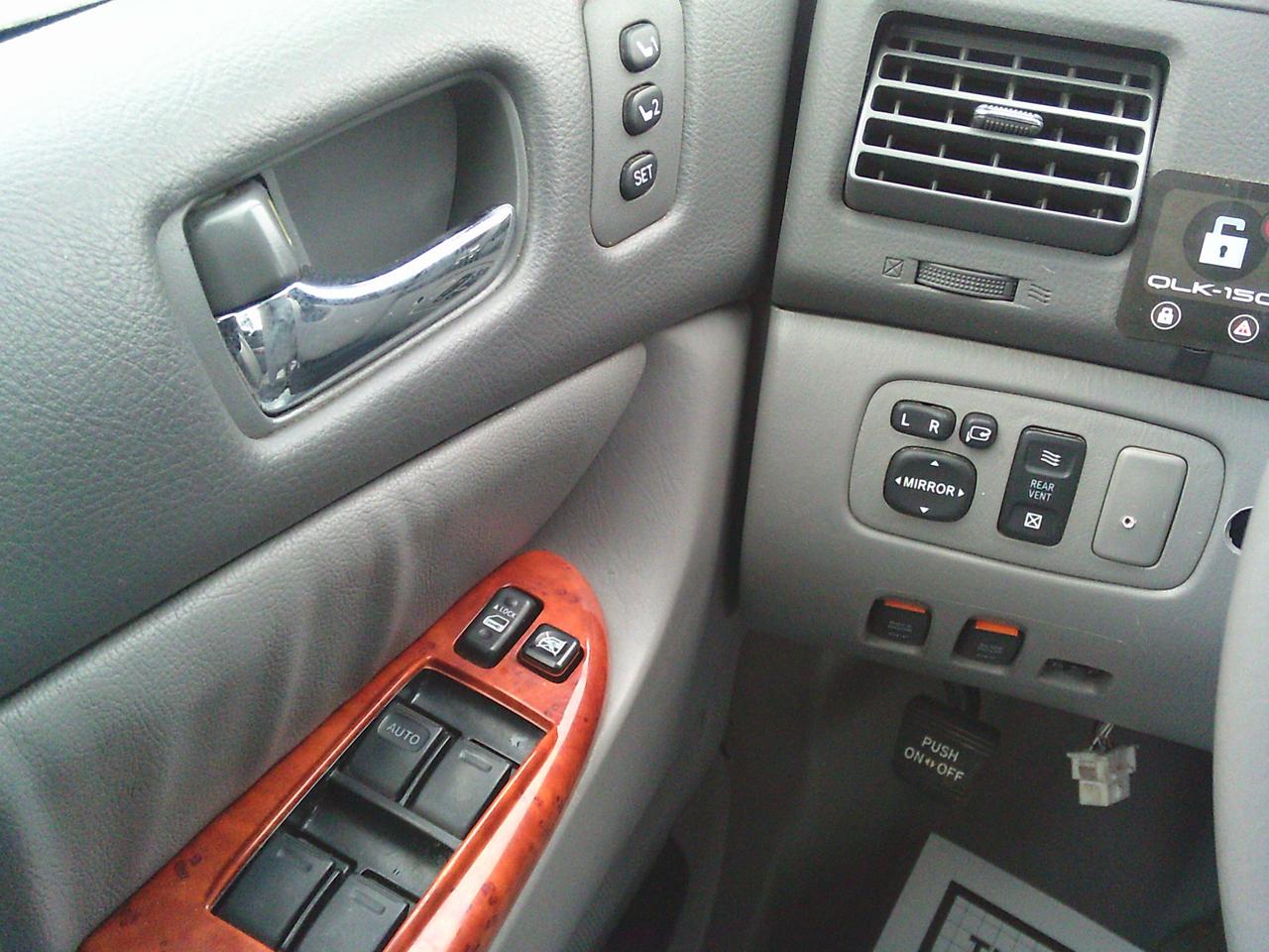 2008 Toyota Sienna wheel chair 5dr XLE Mobility 5 Pass FWD Photo