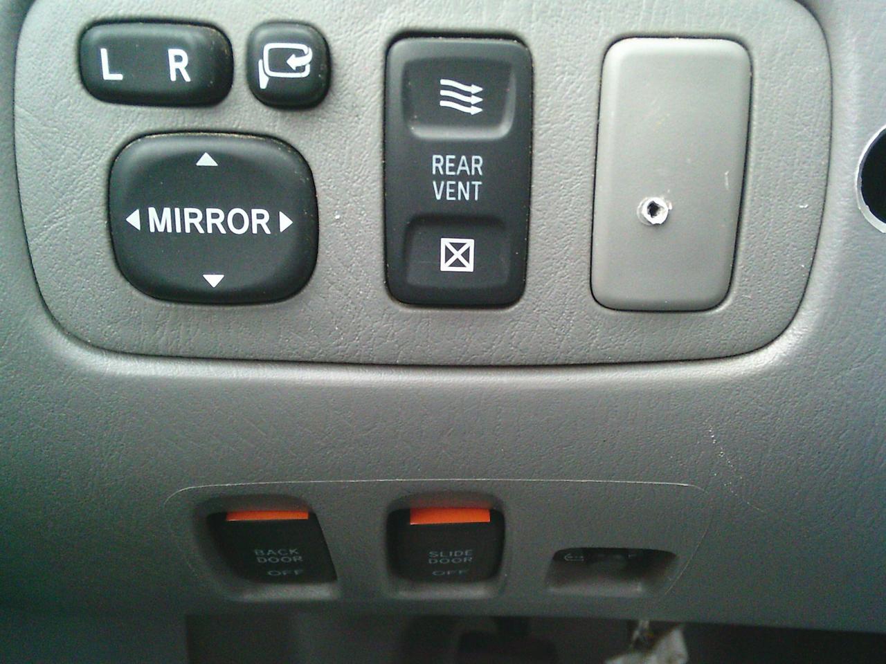 2008 Toyota Sienna wheel chair 5dr XLE Mobility 5 Pass FWD Photo