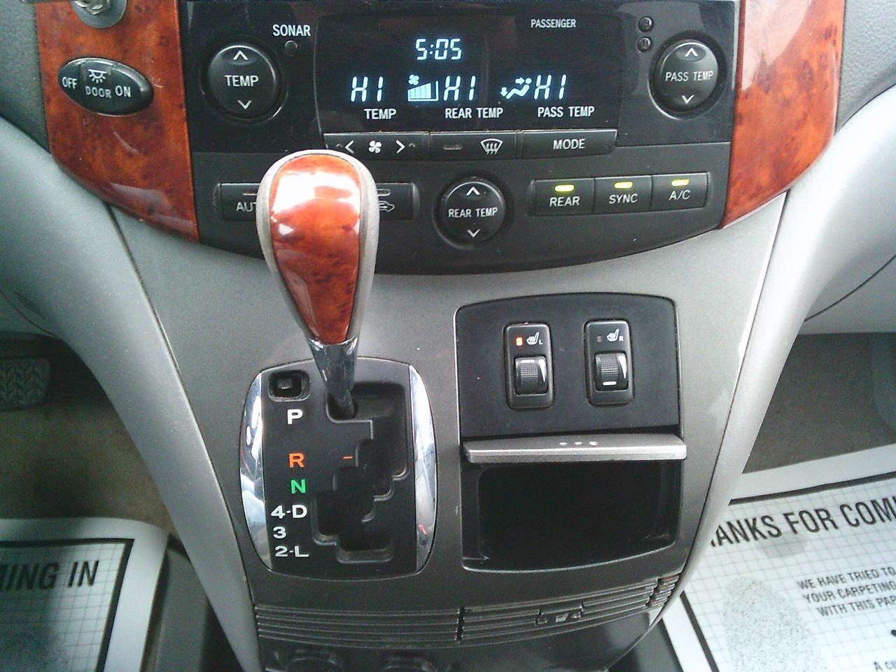 2008 Toyota Sienna wheel chair 5dr XLE Mobility 5 Pass FWD Photo