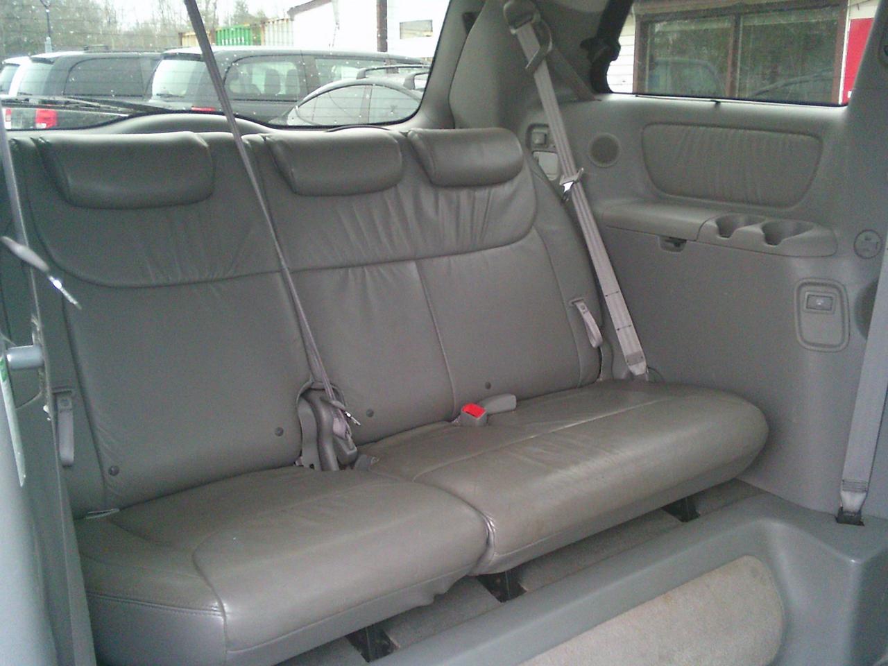 2008 Toyota Sienna wheel chair 5dr XLE Mobility 5 Pass FWD Photo