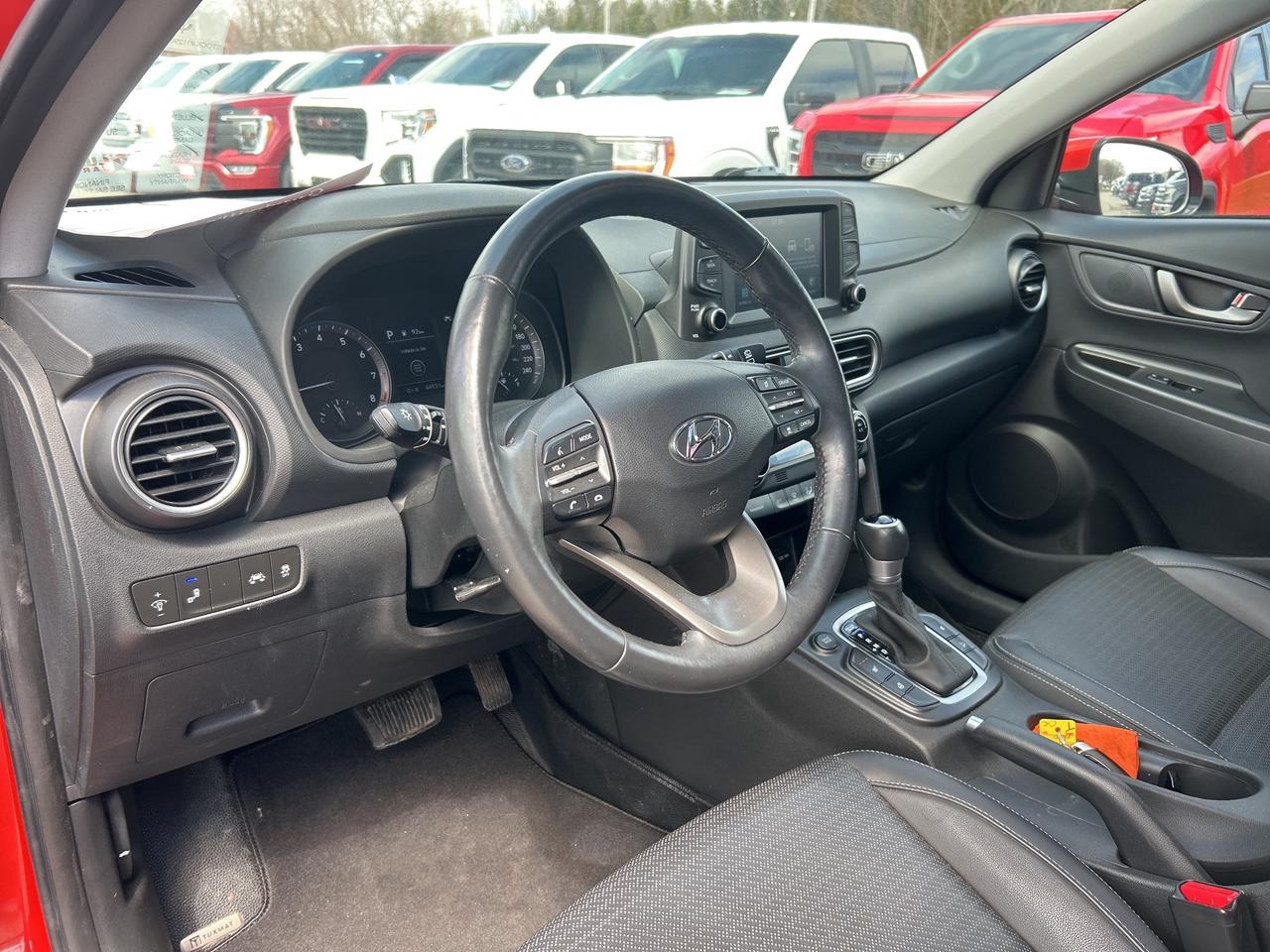 2020 Hyundai KONA LUXURY, CLEAN CARFAX, SUNROOF, LEATHER, BACKUP CAM - Photo #13