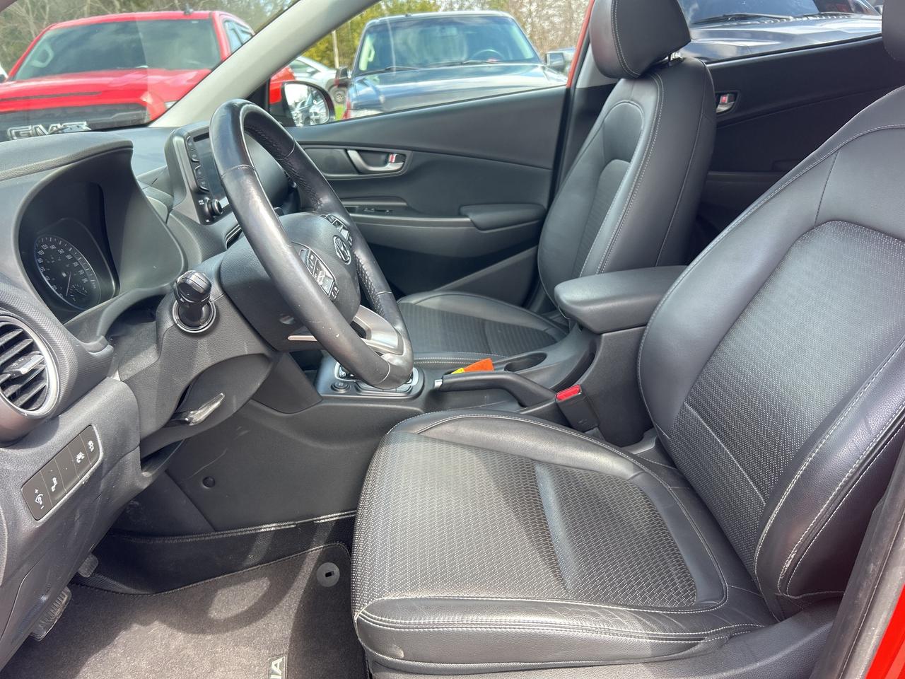 2020 Hyundai KONA LUXURY, CLEAN CARFAX, SUNROOF, LEATHER, BACKUP CAM - Photo #14