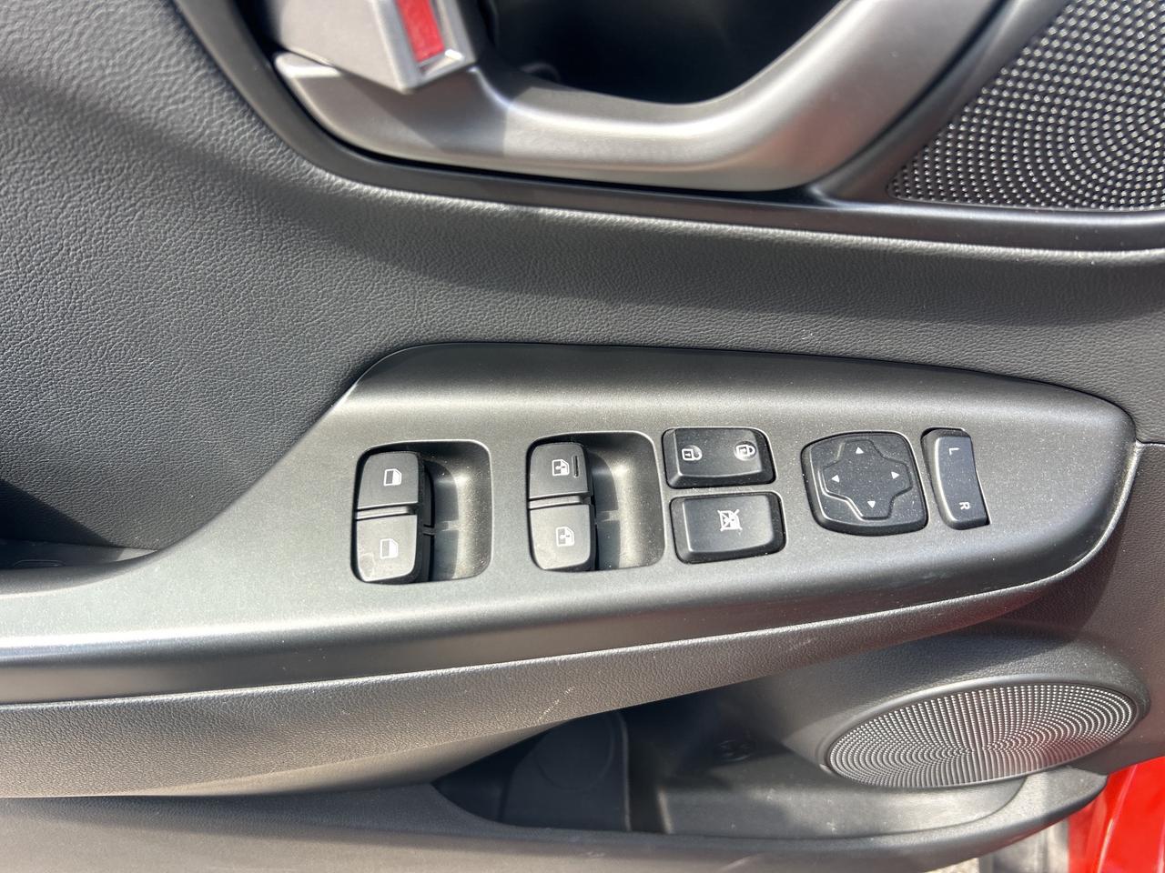 2020 Hyundai KONA LUXURY, CLEAN CARFAX, SUNROOF, LEATHER, BACKUP CAM - Photo #15