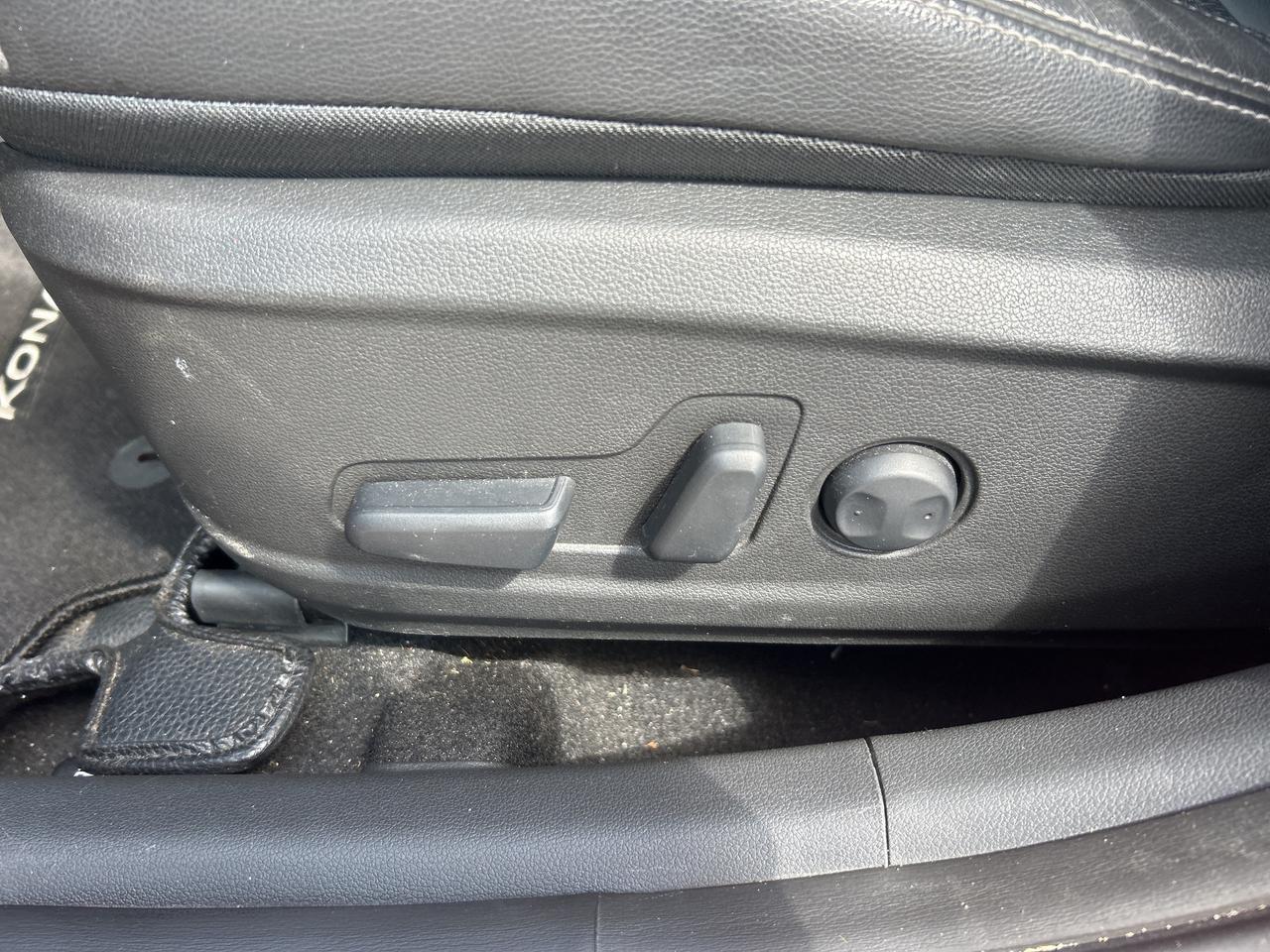 2020 Hyundai KONA LUXURY, CLEAN CARFAX, SUNROOF, LEATHER, BACKUP CAM - Photo #16