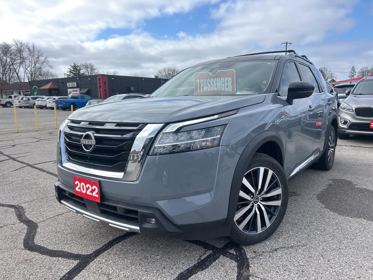 2022 Nissan Pathfinder PLATINUM, AWD, CLEAN CARFAX, 7 PASS, REMOTE START! - Photo #2