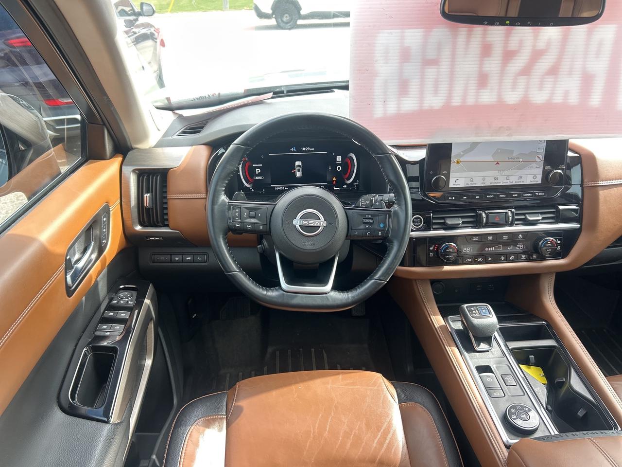2022 Nissan Pathfinder PLATINUM, AWD, CLEAN CARFAX, 7 PASS, REMOTE START! - Photo #14