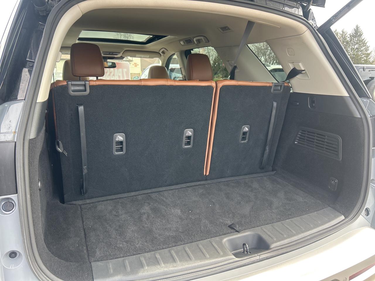 2022 Nissan Pathfinder PLATINUM, AWD, CLEAN CARFAX, 7 PASS, REMOTE START! - Photo #22