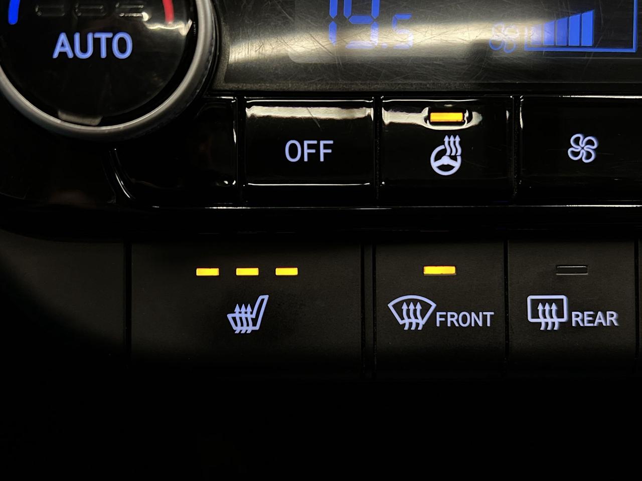 2024 Hyundai Elantra Hybrid LUXURY | HTD LEATHER | SUNROOF | CARPLAY Photo