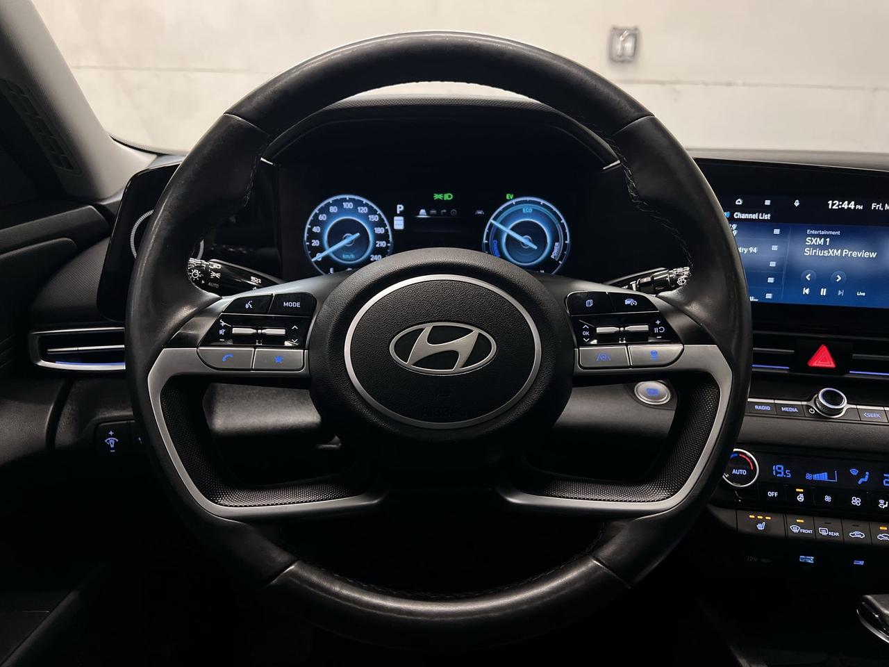 2024 Hyundai Elantra Hybrid LUXURY | HTD LEATHER | SUNROOF | CARPLAY Photo