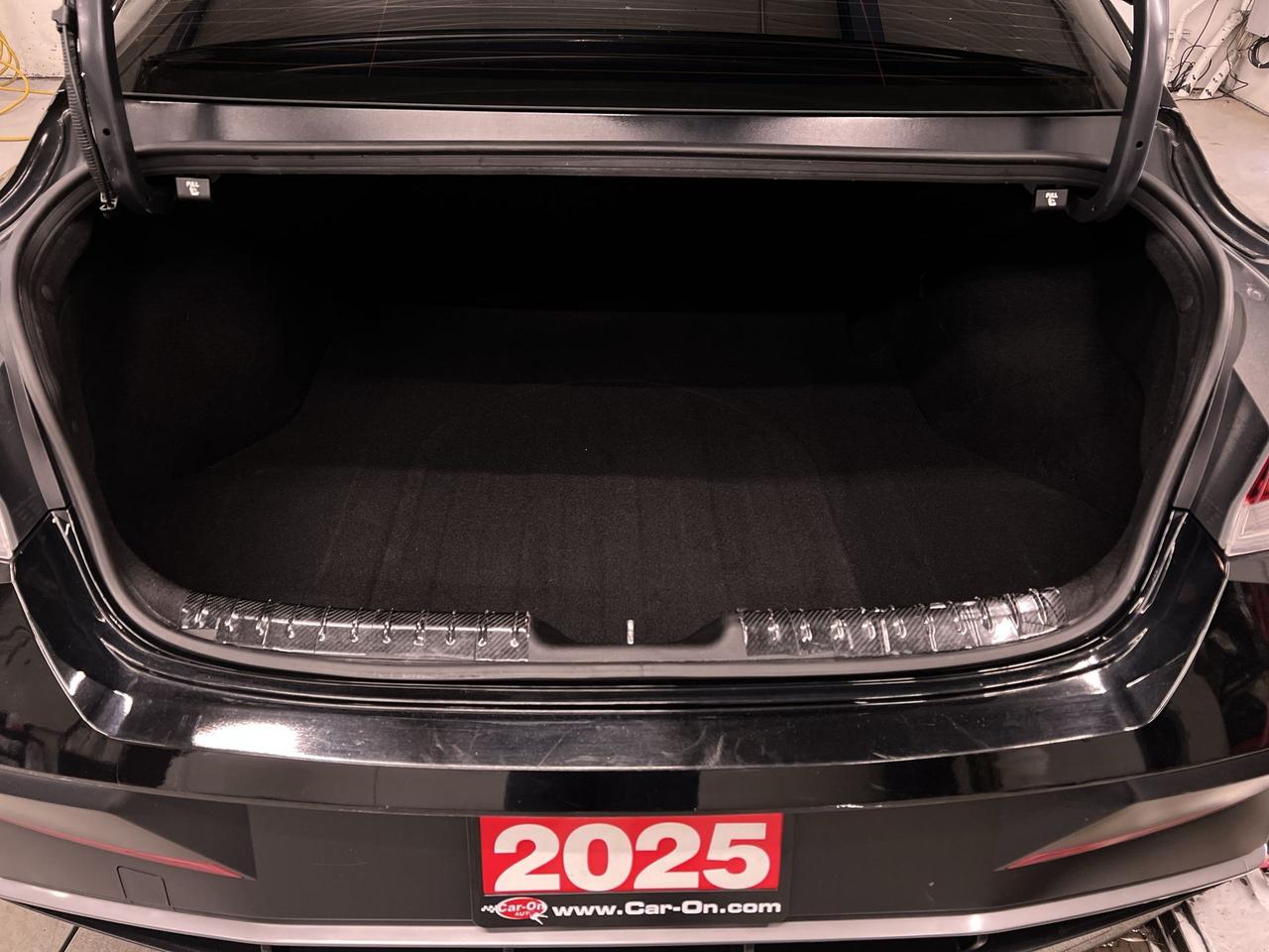 2024 Hyundai Elantra Hybrid LUXURY | HTD LEATHER | SUNROOF | CARPLAY Photo