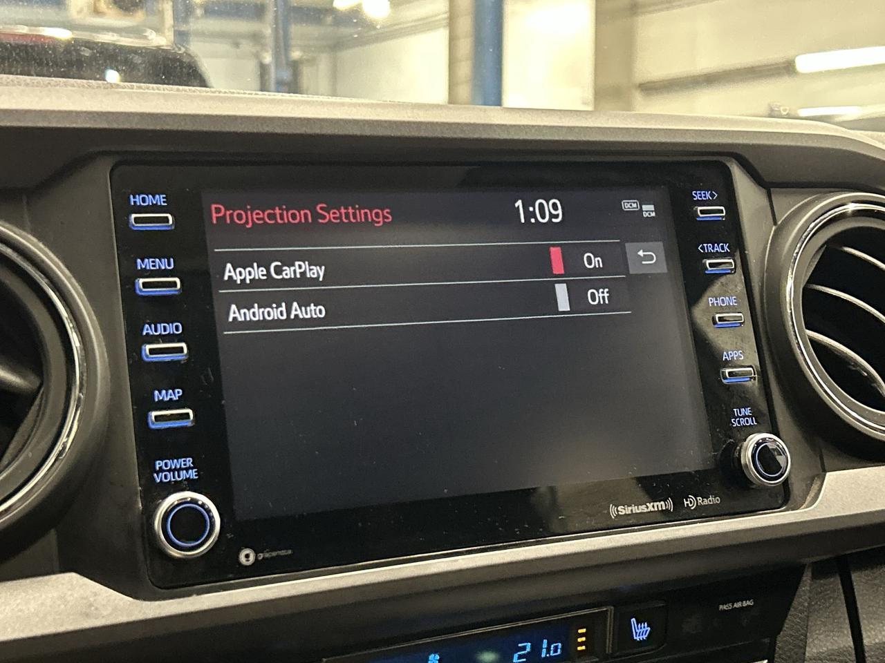 2020 Toyota Tacoma TRD OFF-ROAD 4X4 |DBL CAB | HTD LEATHER | CARPLAY Photo4