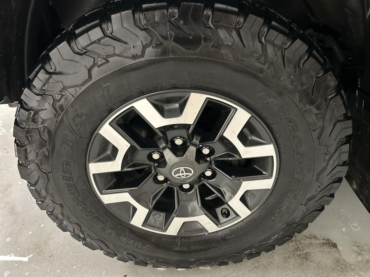 2020 Toyota Tacoma TRD OFF-ROAD 4X4 |DBL CAB | HTD LEATHER | CARPLAY Photo