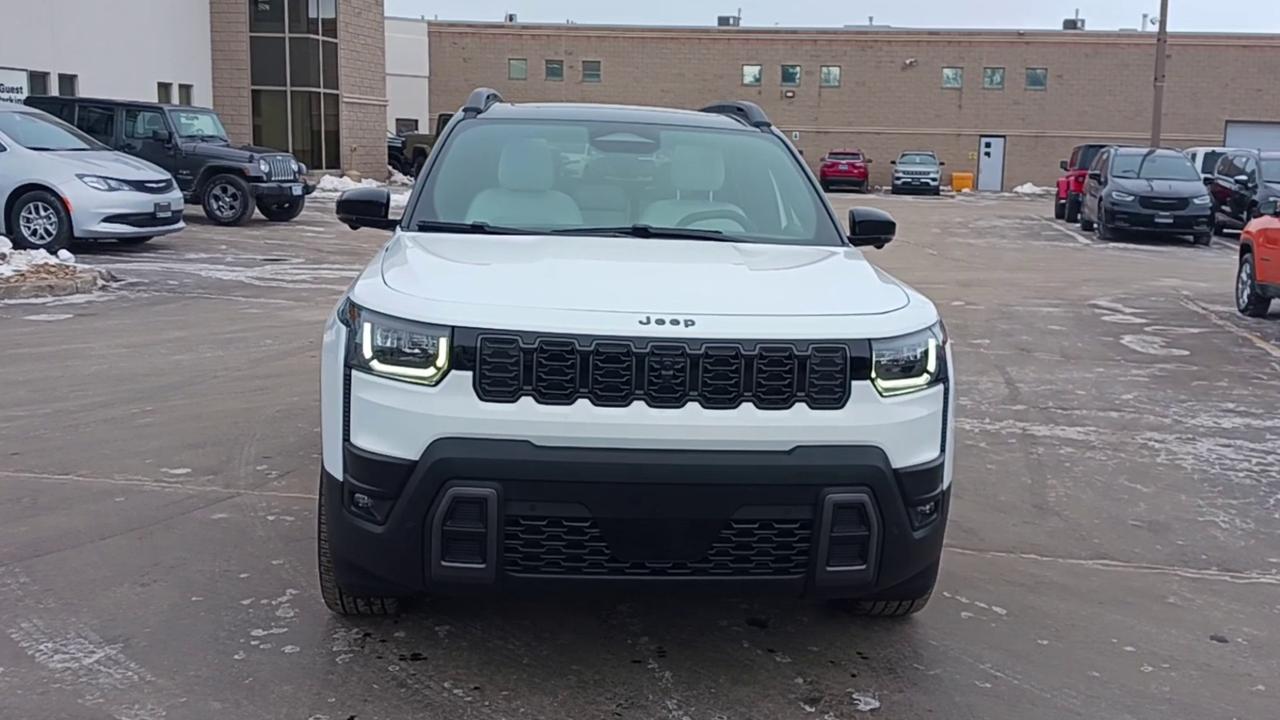 2026 Jeep Cherokee Overland 4x4 Photo2