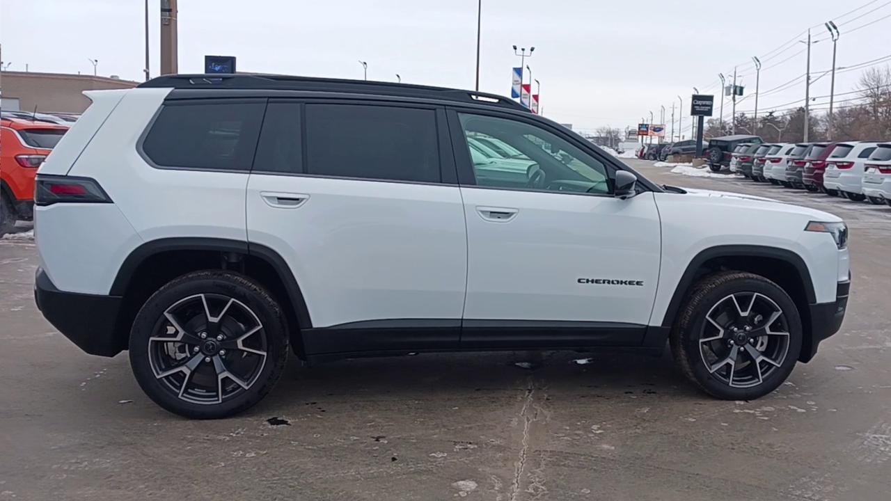 2026 Jeep Cherokee Overland 4x4 Photo