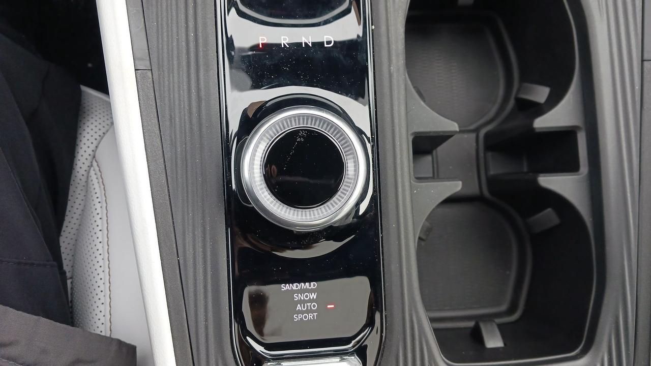 2026 Jeep Cherokee Overland 4x4 Photo