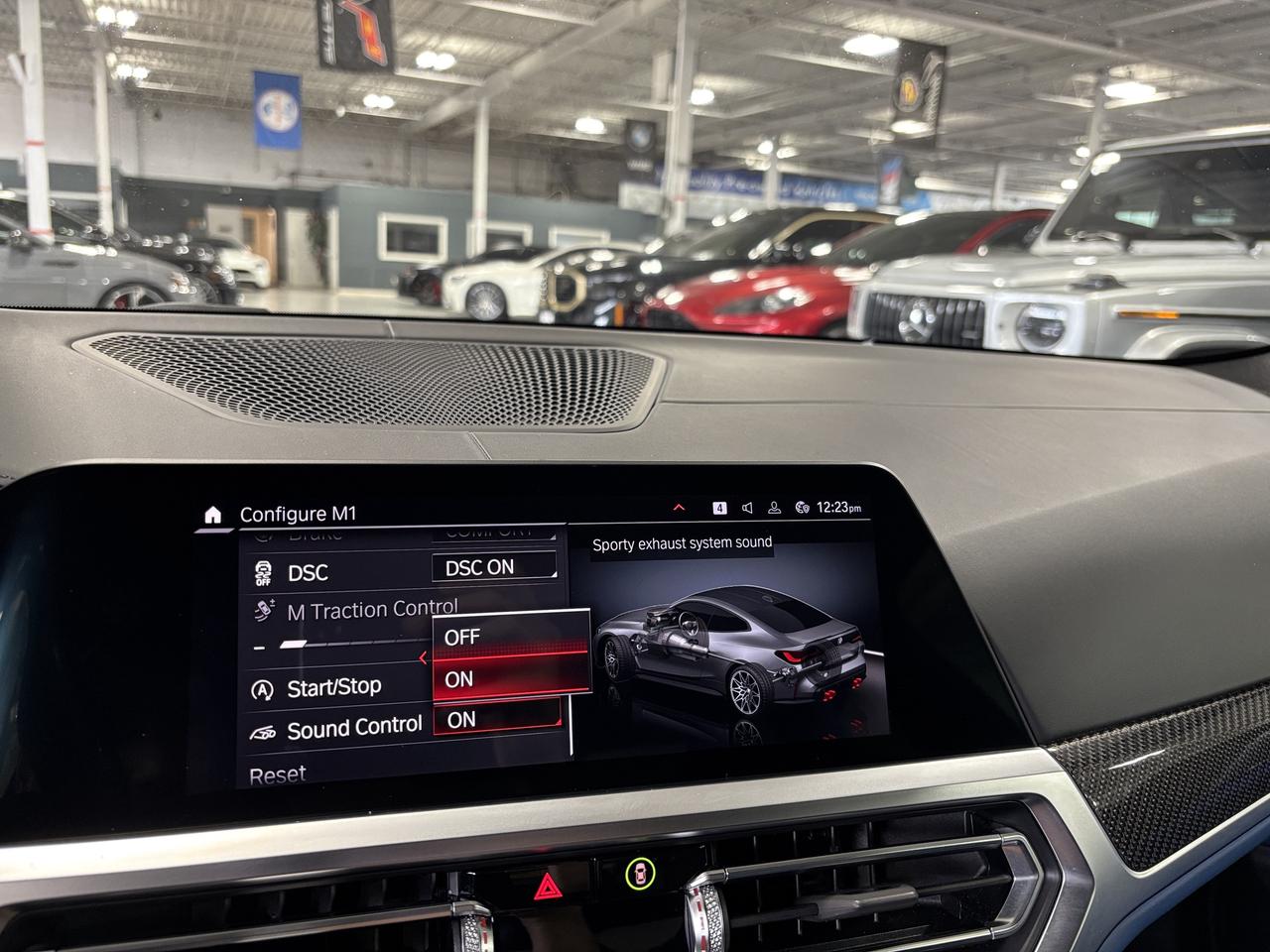 2022 BMW M4 Coupe|MANUAL|CUSTOMTITANIUMINTAKE|CARBONSEATS|HUD| Photo
