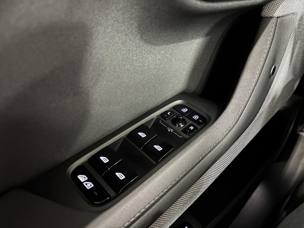 2023 Polestar 2 Long Range Dual Motor|AWD|NAV|BACKUPCAM|SAFETYTECH Photo