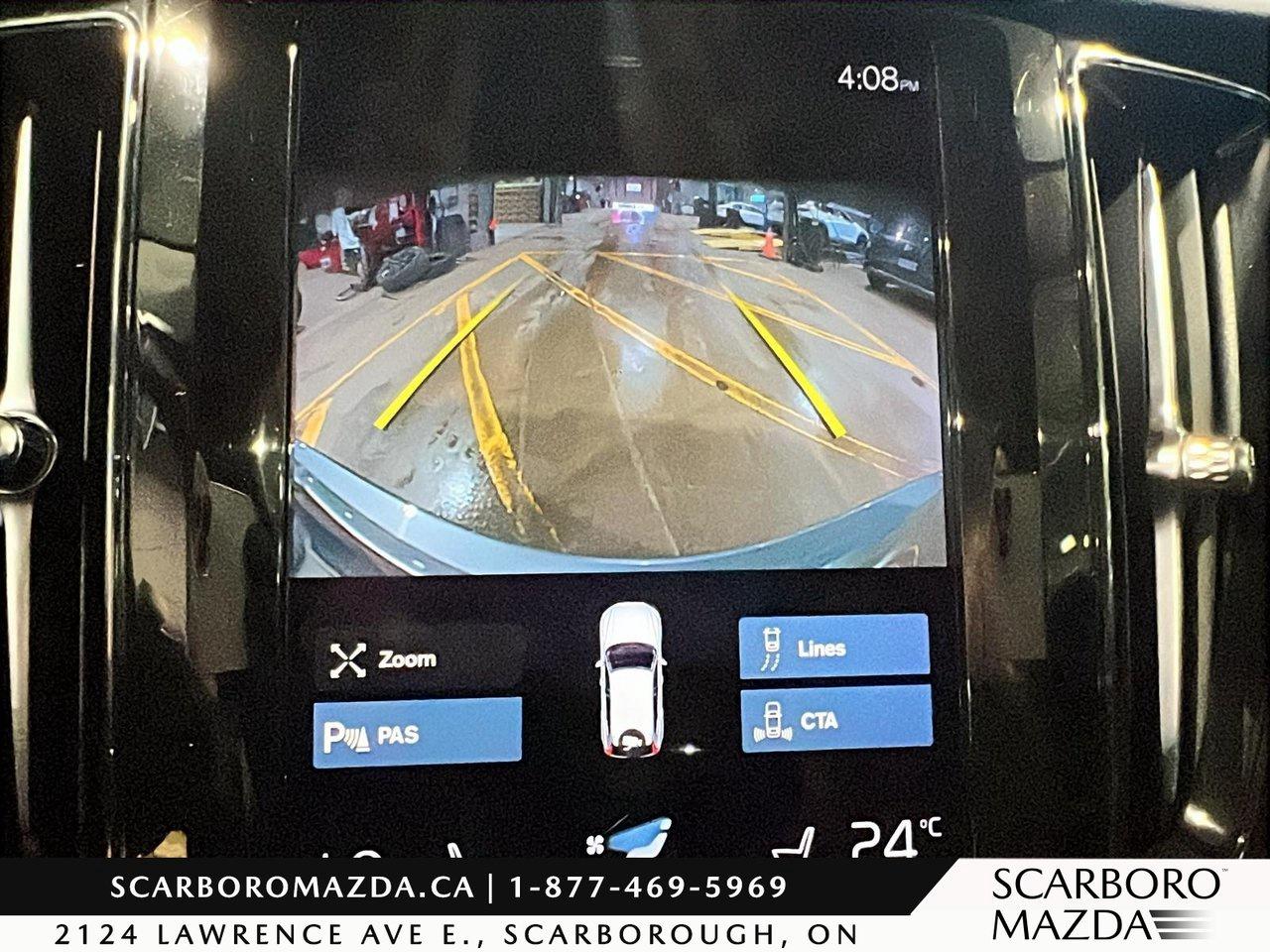 2021 Volvo XC60 Momentum Photo