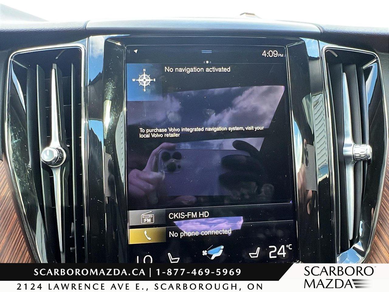 2021 Volvo XC60 Momentum Photo