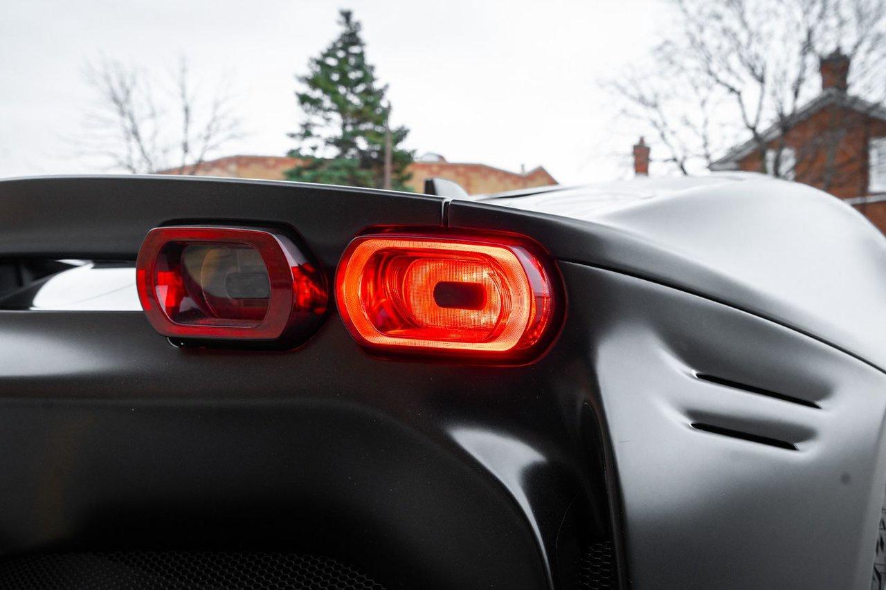 2023 Ferrari SF90 Spider  Photo