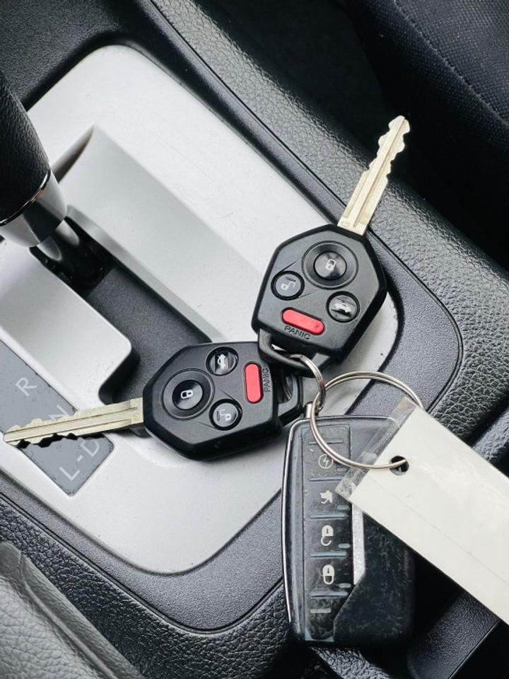 2014 Subaru Impreza 2.0i 4dr All-wheel Drive Sedan CVT Photo