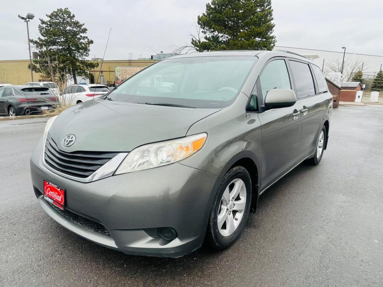 2011 Toyota Sienna LE 4dr Front-wheel Drive Passenger Van Automatic Photo0