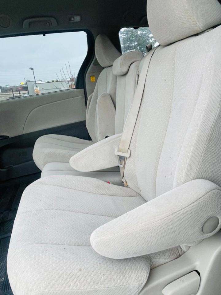2011 Toyota Sienna LE 4dr Front-wheel Drive Passenger Van Automatic Photo