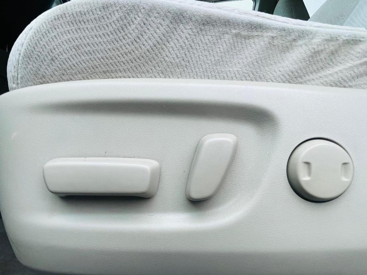 2011 Toyota Sienna LE 4dr Front-wheel Drive Passenger Van Automatic Photo