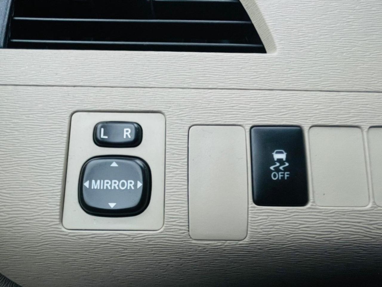 2011 Toyota Sienna LE 4dr Front-wheel Drive Passenger Van Automatic Photo