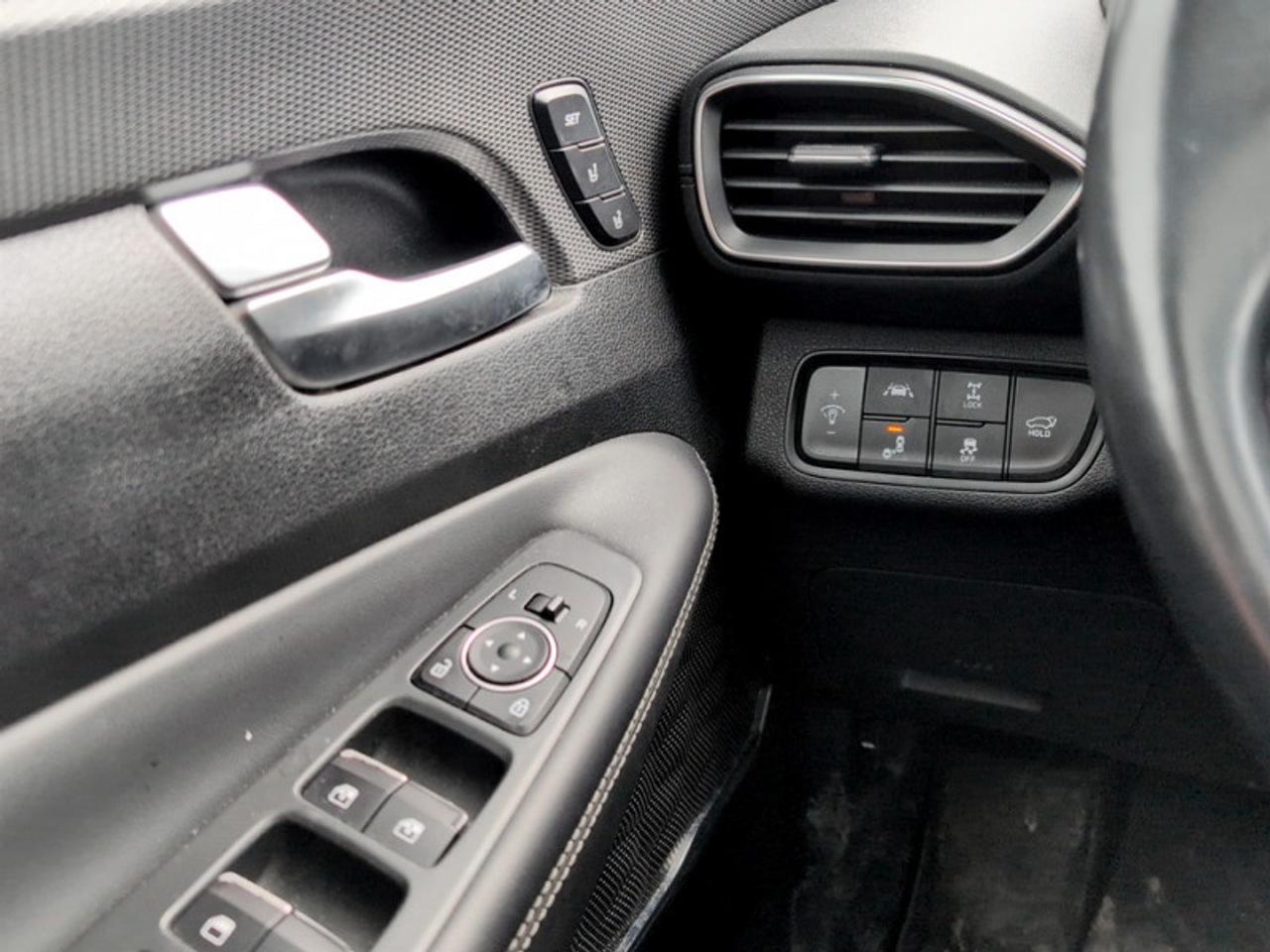 2019 Hyundai Santa Fe 2.0T Luxury AWD  **CLEAN CARFAX** Photo