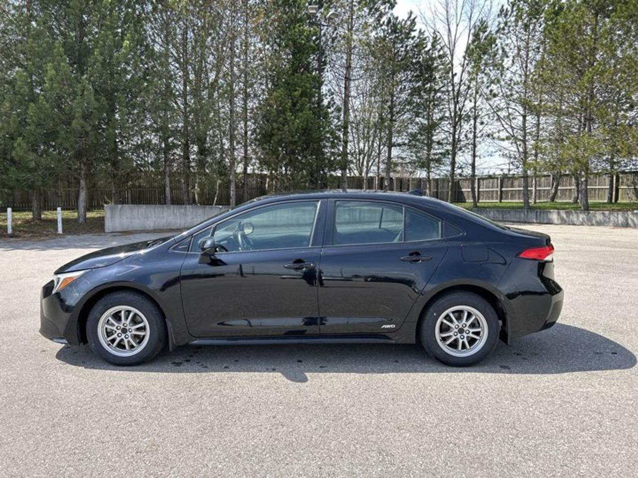 2023 Toyota Corolla Hybrid LE AWD | No accidents Photo