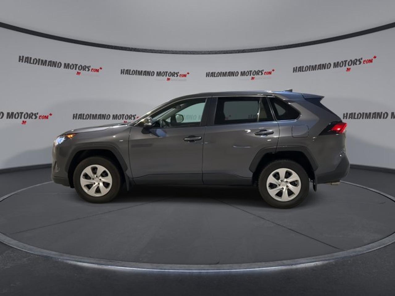 2023 Toyota RAV4 LE AWD Photo4