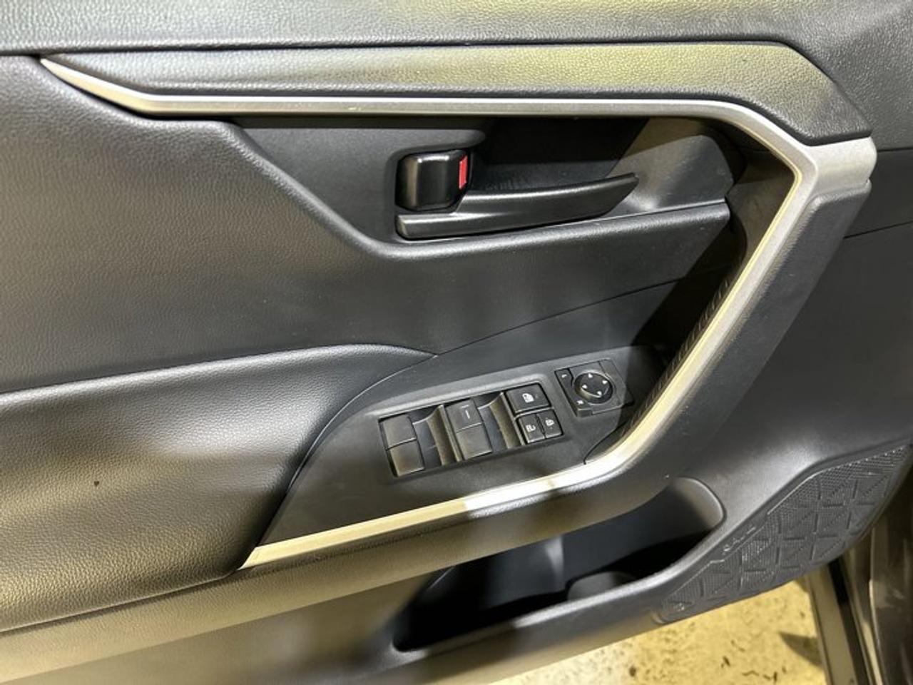 2023 Toyota RAV4 LE AWD Photo