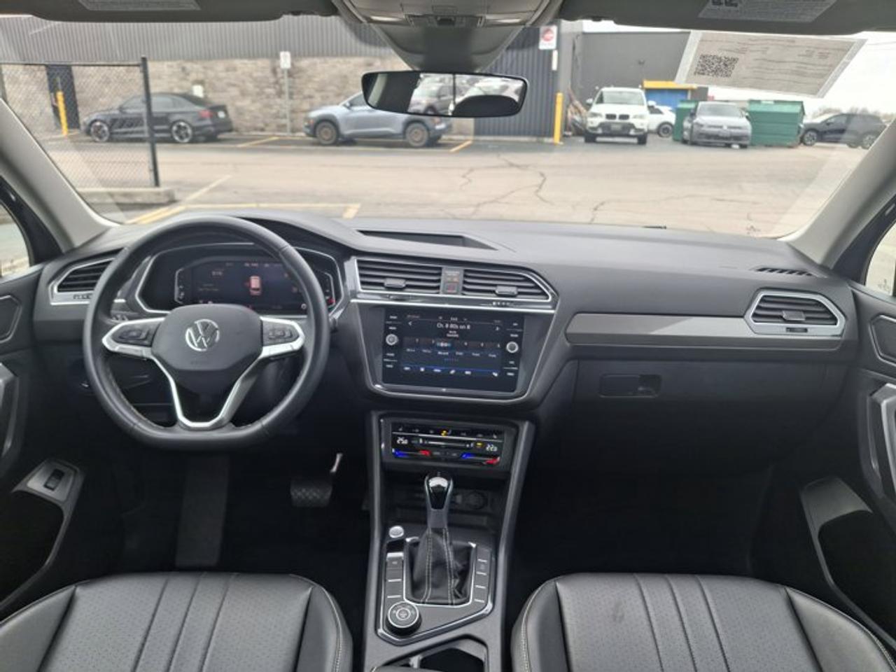 2024 Volkswagen Tiguan Comfortline AWD | Sunroof | Leatherette | Adaptive Cruise | Heated Wheel + Seats | Rear Cam & More ! Photo