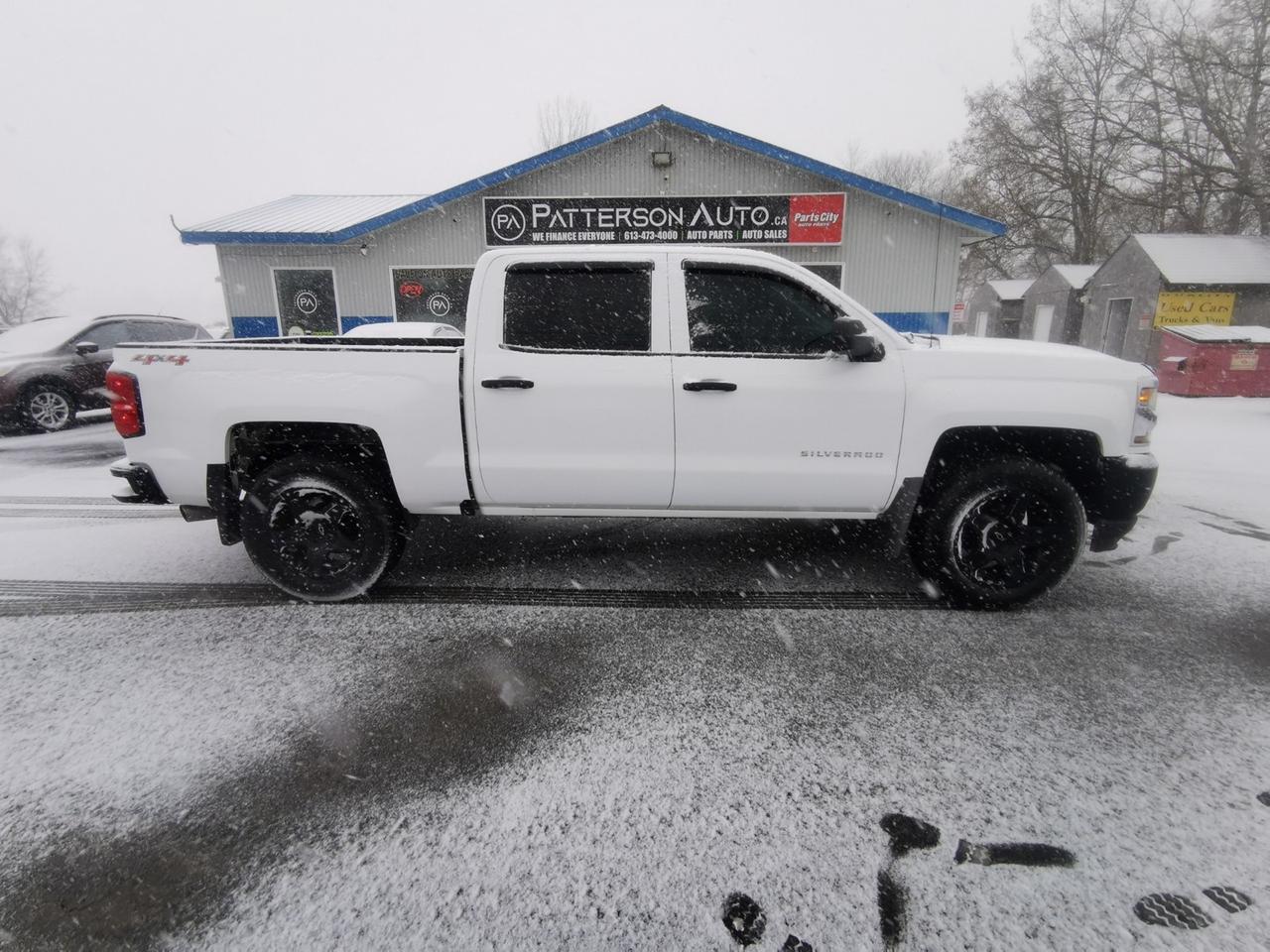 2017 Chevrolet Silverado 1500  Photo3