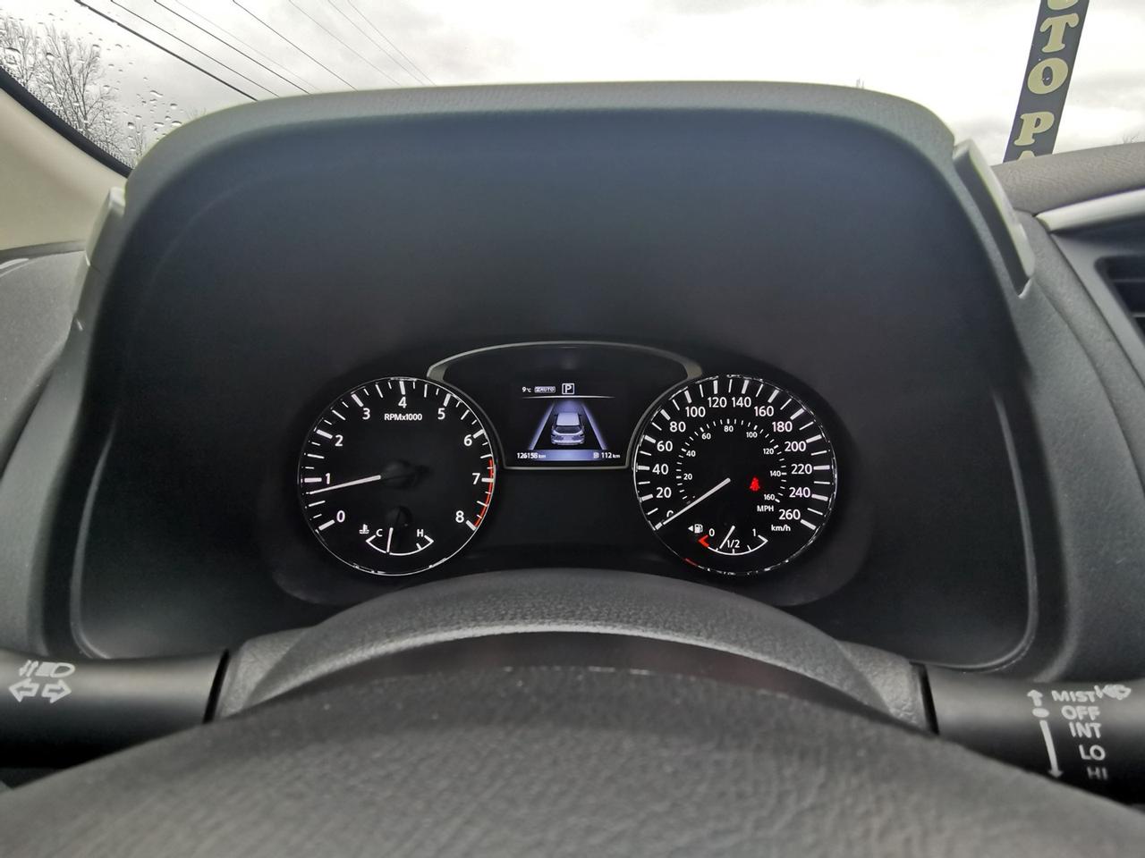 2017 Nissan Pathfinder SV Photo