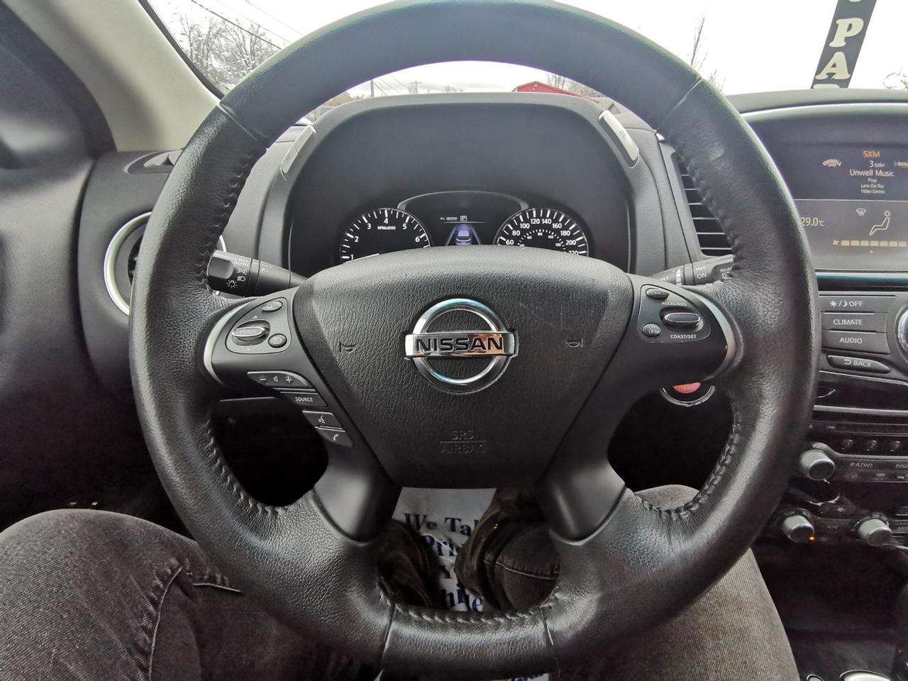 2017 Nissan Pathfinder SV Photo