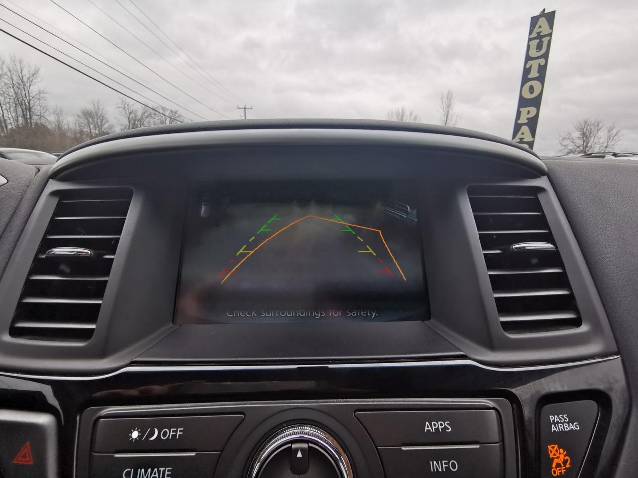 2017 Nissan Pathfinder SV Photo