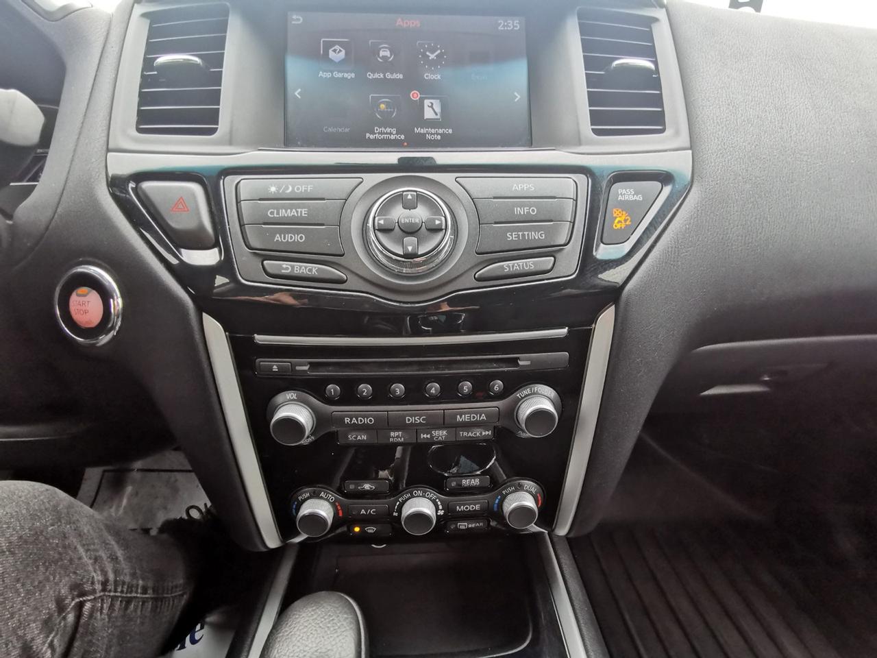 2017 Nissan Pathfinder SV Photo