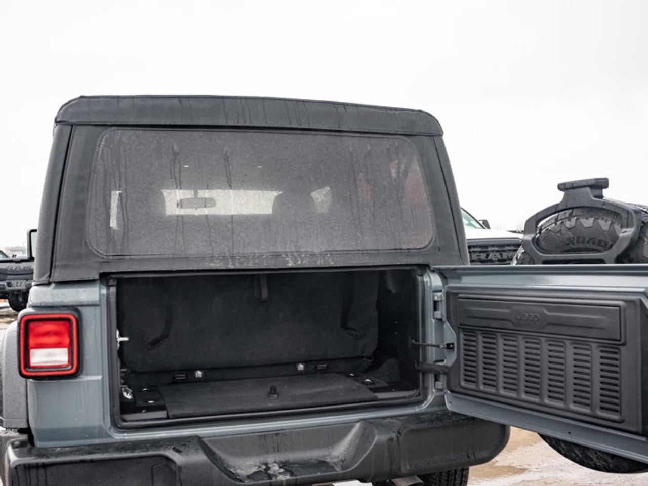 2025 Jeep Wrangler SPORT Photo