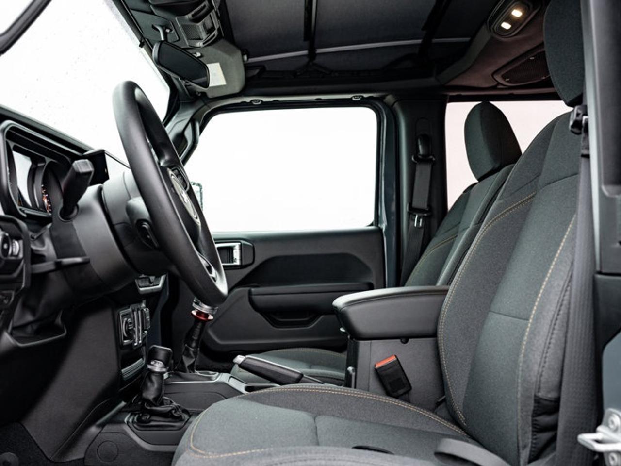 2025 Jeep Wrangler SPORT Photo