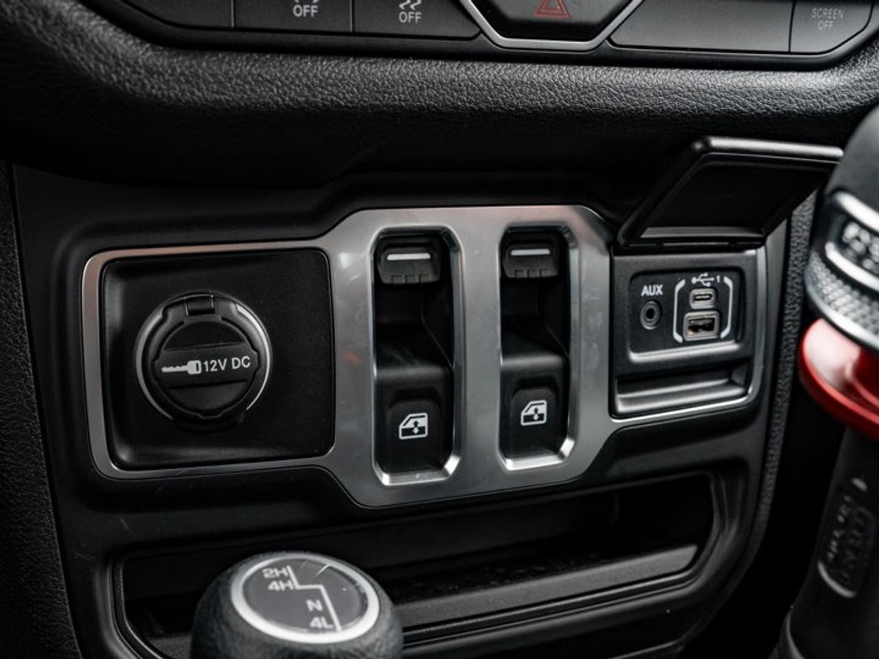 2025 Jeep Wrangler SPORT Photo