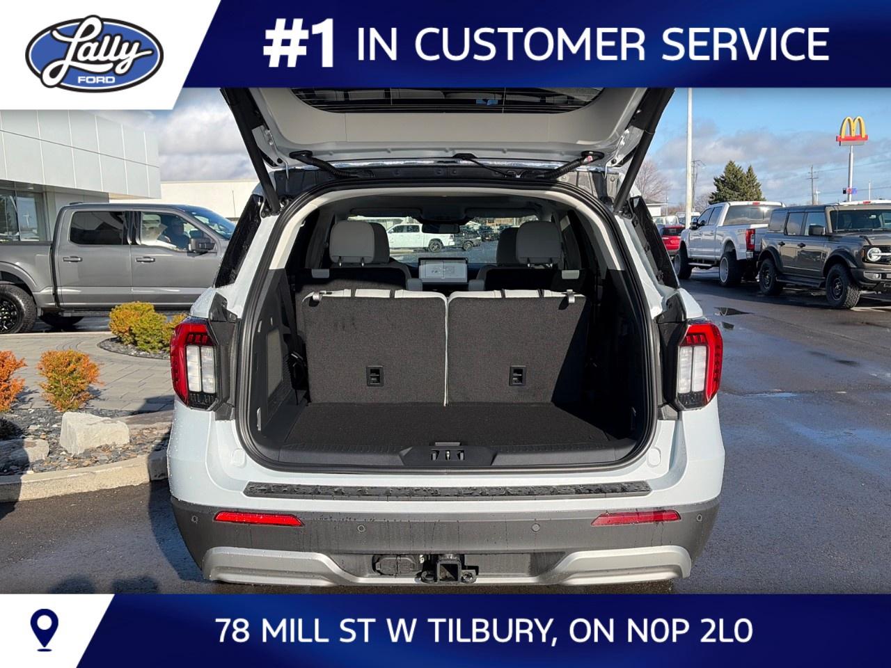 2026 Ford Explorer Platinum 4WD Photo4