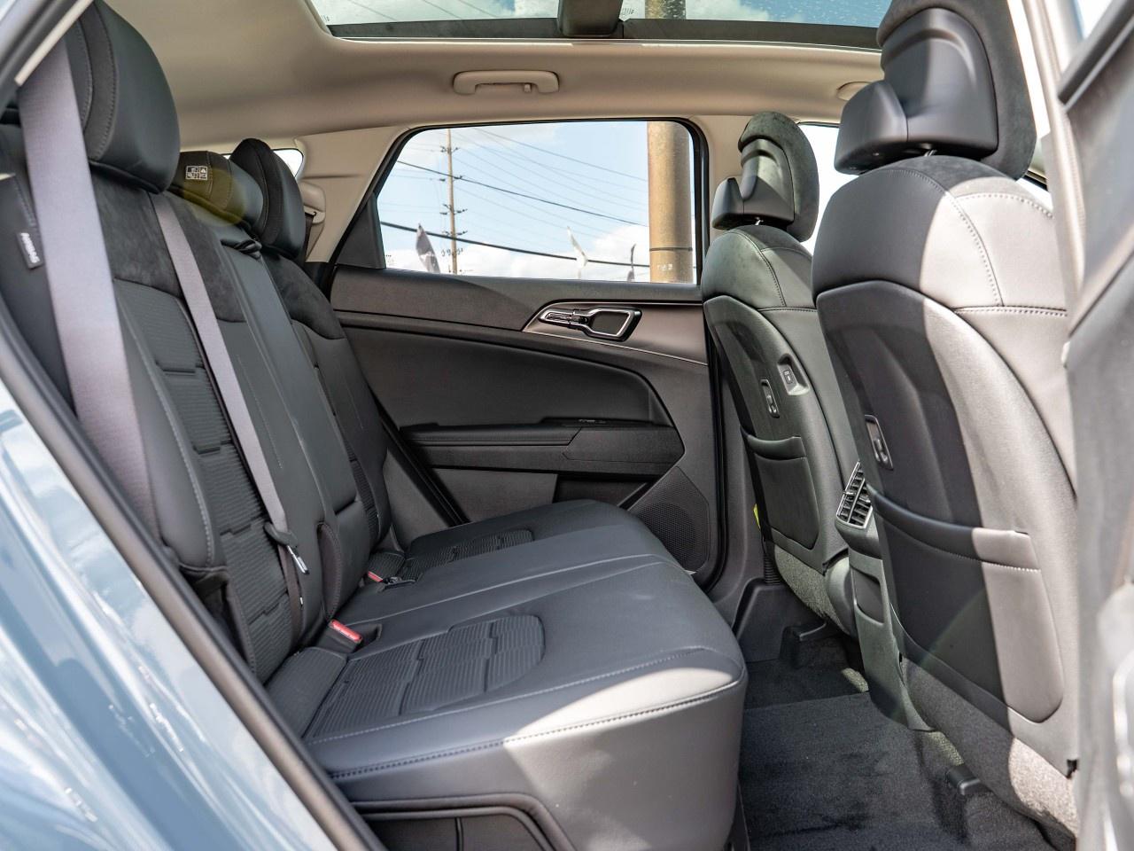 2026 Kia Sportage Hybrid SX AWD w/Black Interior Photo
