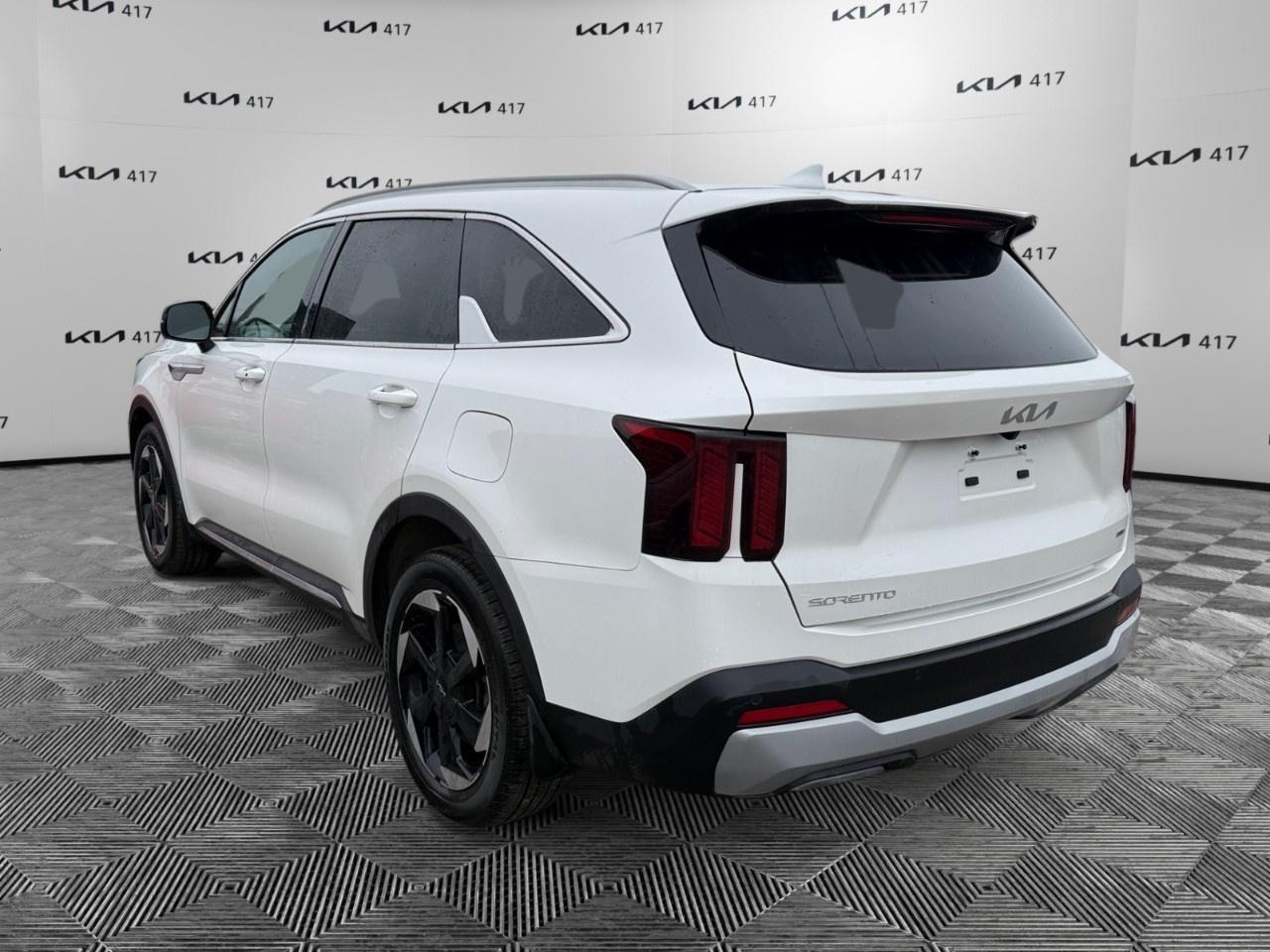 2025 Kia Sorento Hybrid EX AWD Photo2