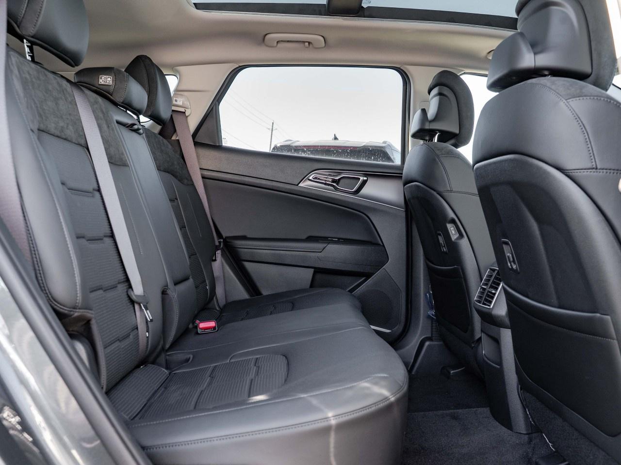 2026 Kia Sportage Plug-In Hybrid EX Premium AWD Photo