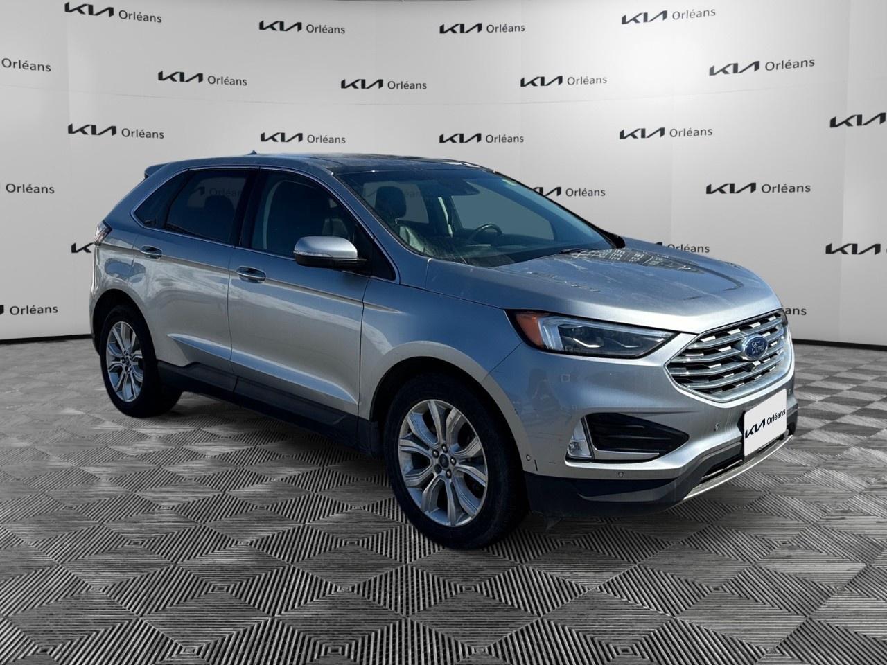 2020 Ford Edge Titanium AWD Photo2