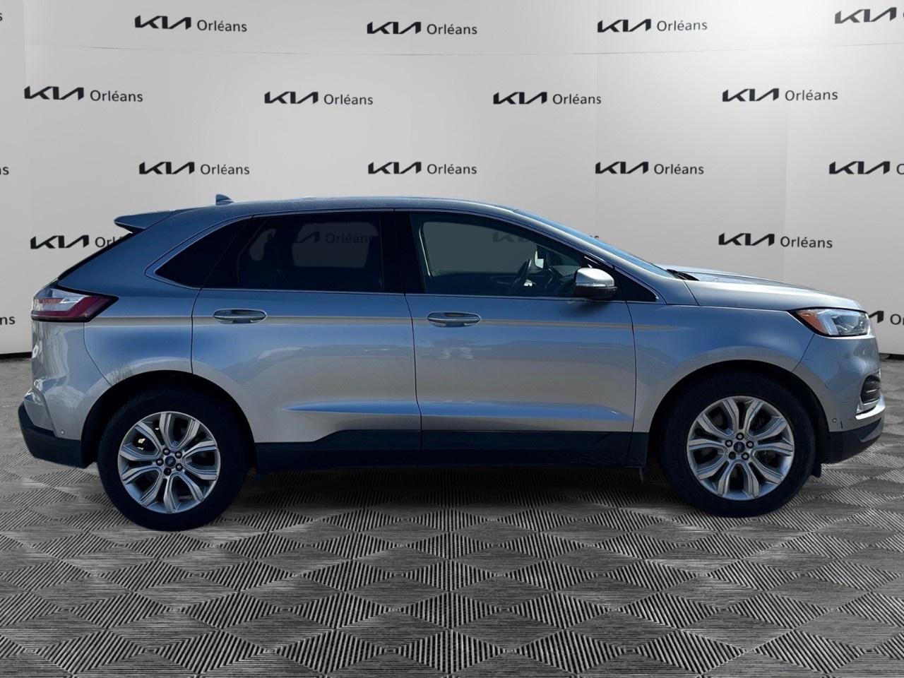 2020 Ford Edge Titanium AWD Photo