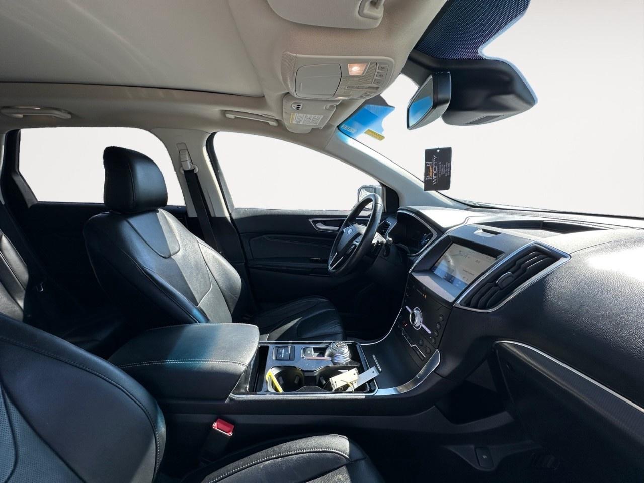 2020 Ford Edge Titanium AWD Photo