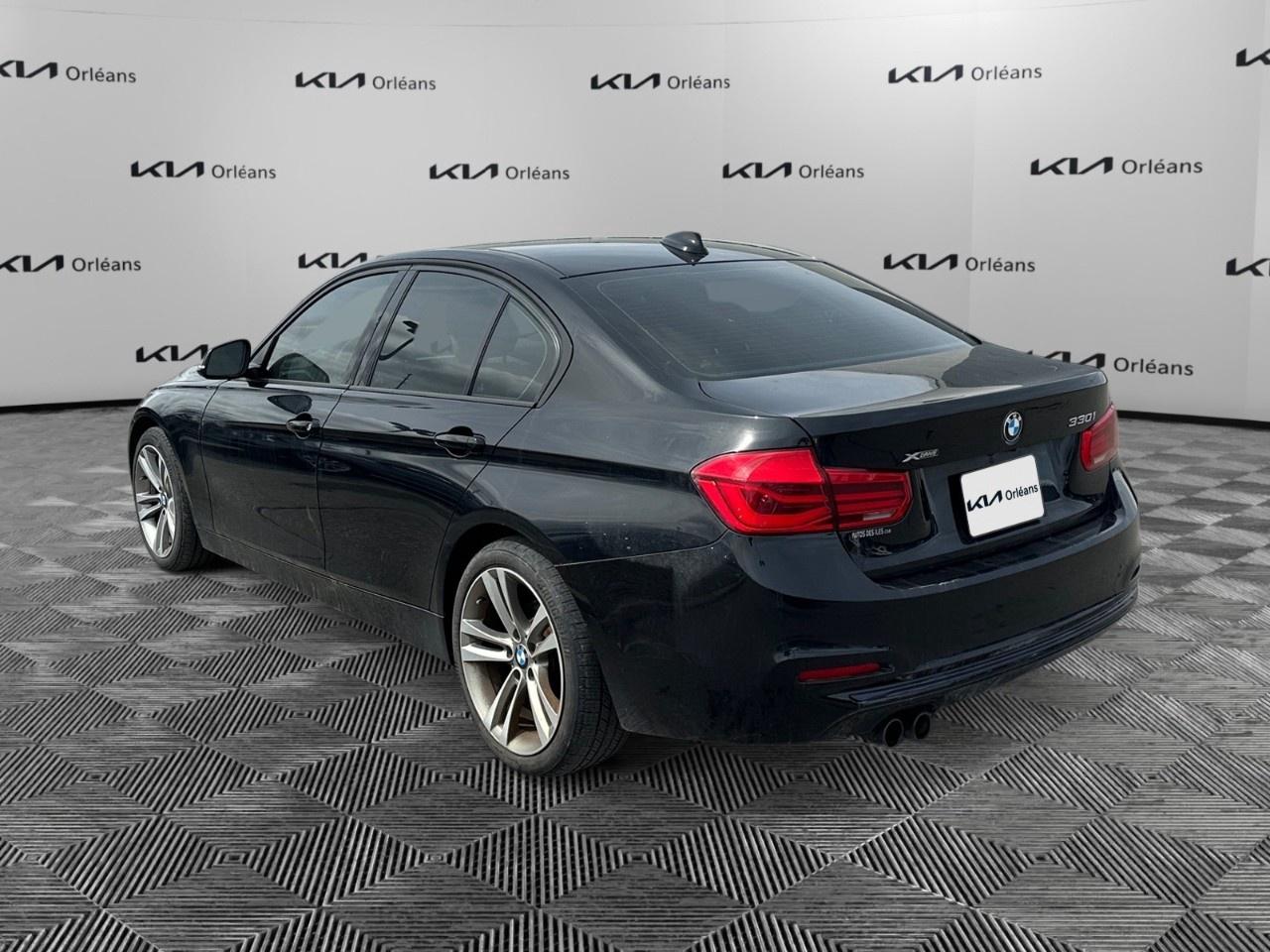 2018 BMW 3 Series 330i xDrive Sedan Photo4